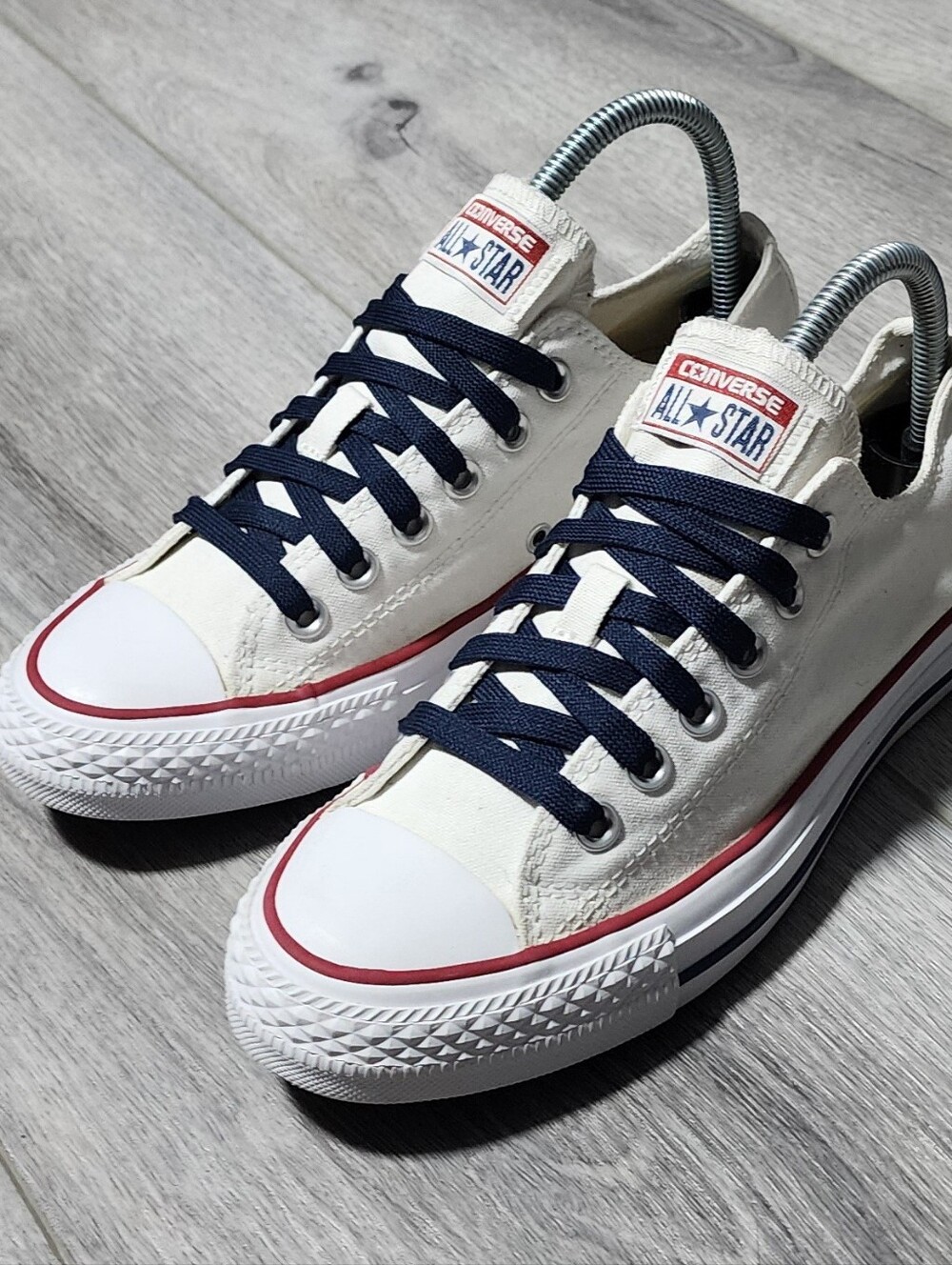 Converse Chuck Taylor All Star Low Top White Sneakers Womens Size 7 - Picture 1 of 8